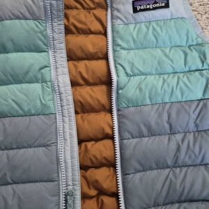 Patagonia Teal and Tan Quilted Vest